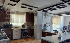 ۹۶ متر/ پلان مربع/ واحد جلو/ بازسازی/ پارکینگ سندی