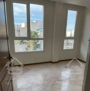 جماران . ۱۱۰ متر سه خوابه