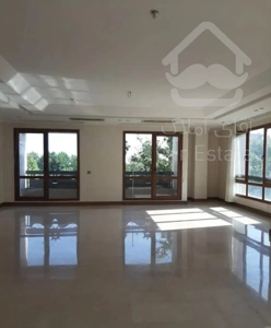 190 متر پارک نیاوران / تراس / 2 پارکینگ