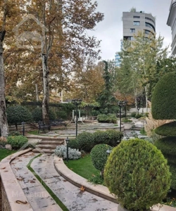 نیاوران ۲۳۰ متر ویلایی با ۳۵ متر حیاط اختصاصی مشجر