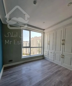 ۳۰۰ متر ۴خواب، تک‌واحدی، استخر سونا جکوزی، بر اصلی