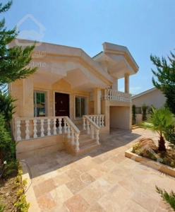 ویلا باغچه نیم پیلوت ۲۰۰ متر شهرکی سندتکبرگ