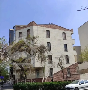 ۹۰ متر / پارکینگ/ انباری/ بالکن/ خوش نقشه