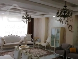۱۴۰ متر، ۳ خواب/ ۲ پارکینگ/ دوکله نور