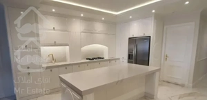 مهرآباد*آپارتمان دلوکس/215متر/2پارکینگ/تاپ لوکیشن