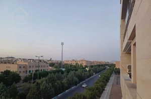 آپارتمان زیبا بر بلوار غدیر-با دید و افق بی انتها