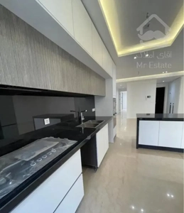 خیابان دانشگاه آپارتمان ۲ خوابه ۱۲۵متری نوساز لوکس