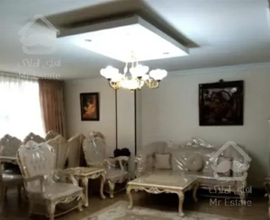 کاشانی ۱۰۱ متر  فول امکانات ۱۰ ساله آلاله شرقی