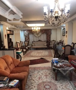 کاشانی مهران 130 متر 3 خواب فول امکانات