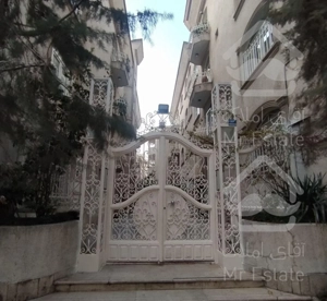 130 متر 3 خواب 2 پارکینگ  غرق در نور