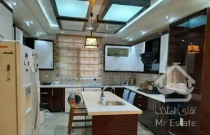 آپارتمان۱۳۷متر/خوش نقشه/غرق نور