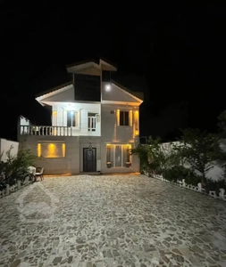 ویلادوبلکس۱۹۰متری باسندتکبرگ. مالک هستم