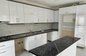 /اپارتمان 100متری کیلید نخورده با اسانسور /