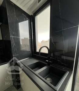 ۹۲ متری تاپ لوکیشن سازه فراتر از منطقه،برند