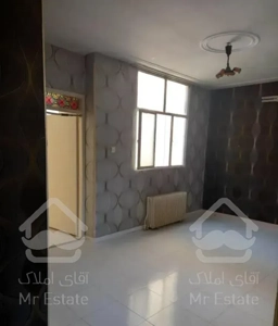 ۵۵متر شهران ششم غربی طبقه دو و نیم. تخلیه