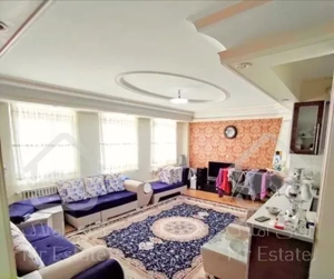 آپارتمان۶۳متری/فول/۸واحدی/۶ساله/سالن سراسرپرده خور