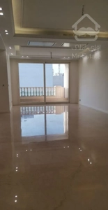 فروش زمرد/۲۰۰متر۳خ/طبقه۷/نور جنوب/تراس بزرگ