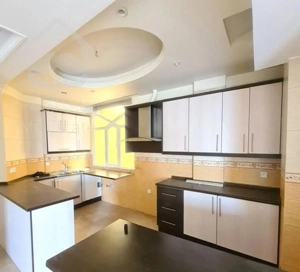 ۸۲ متر آپارتمان / لوکیشن دنج