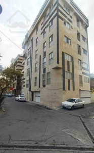 92متر آپارتمان 2خواب 3 نبش شادمان