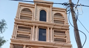 ۱۷۵متر کلید نخورده پهلوان غربی