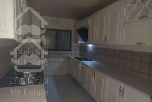 سه خوابه شیک با پارکینگ و انباری