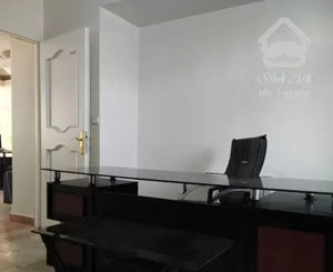 اتاق اداری مبله با تراس و نور