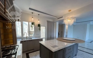 فروش واحد۱۷۳متر/۳خواب/۲پارکینگ/تاپ لوکیشن فرمانیه