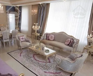 ۸۸متر / نوساز/سالن پرده خور/غرق نور/عروسک