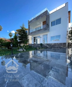 ویلا ۴۵۰متری استخر داخلی شخصی ساز مستقل