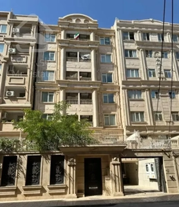 ویلایی حاشیه پیروزی/6طبقه با200مترتجاری بصورت یکجا