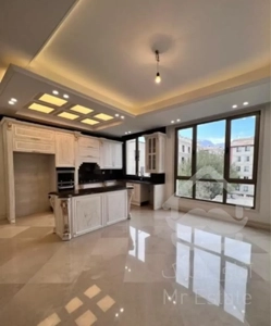 ۷۵ متر / ۲ خواب / روبه افتاب / طوقانی / فول