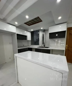 ۹۰متر ۲خواب تخلیه فول امکانات طبقه ۷ ویو کل تهران