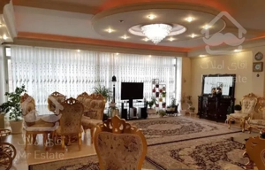 اپارتمان ۱۱۰ متری الاله شرقی سالن سرتا سر پرده خور