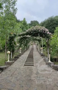 این ویلا یعنی لمس همزمان کوه، جنگل، شهر و آرامش