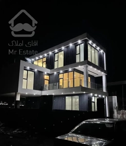 ۸۰۰متر ویلا مدرن تریبلکس