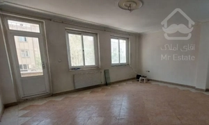 آپارتمان دوخوابه حیاط دار