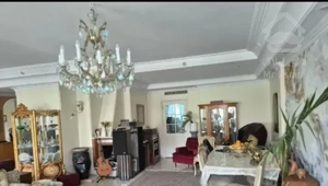 شیراز جنوبی ، ۲۱۰ متر ، تک ، ۴ خواب ، فول امکانات