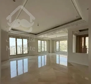 کامرانیه شمالی / برج باغ / ۲۱۰ متر/کلید نخورده/فول
