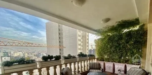 ۱۹۰ متر آپارتمان چند ساله اصیل * تاپ لوکیشن* تراس