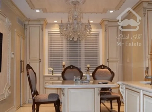 نیاوران ۲۱۰ متر لوکیشن فاخر