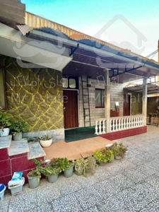 ویلا ۴۰۰ متری،اوایل محل ،۲۰ متر بر ،سه نبش،