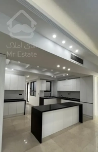 210 متر سه خواب/ تاپ لوکیشن / کلید در اختیار