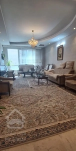 آپارتمان ۹۰متر ۲خواب تک واحدی بازسازی شده(شهرزیبا)