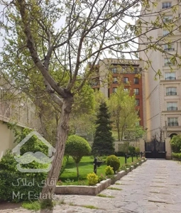 فرمانیه ۲۰۰ با حیاط مستقل