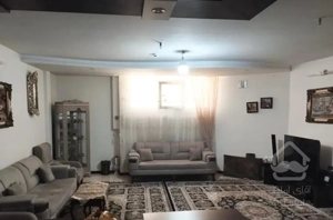 81 متری طبقه اول