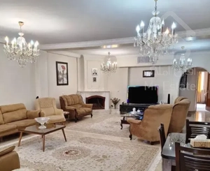 آپارتمان خوش نقشه و پرده خور