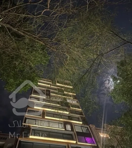 آپارتمان ۳۰۳ متری، استخر، لابی ،سرایداری مقیم