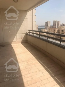 رهن کامل آپارتمان لوکس 190 متری در برج پاریز دریاچه چیتگر