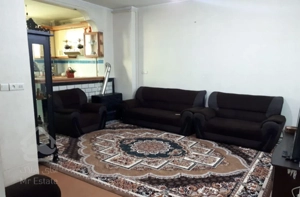 فروش فوری یک واحد آپارتمانی واقع در سرخه