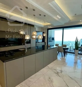 ۲۰۰متر / دید ابدی / ۴پارکینگ / مشاعات بینظیر